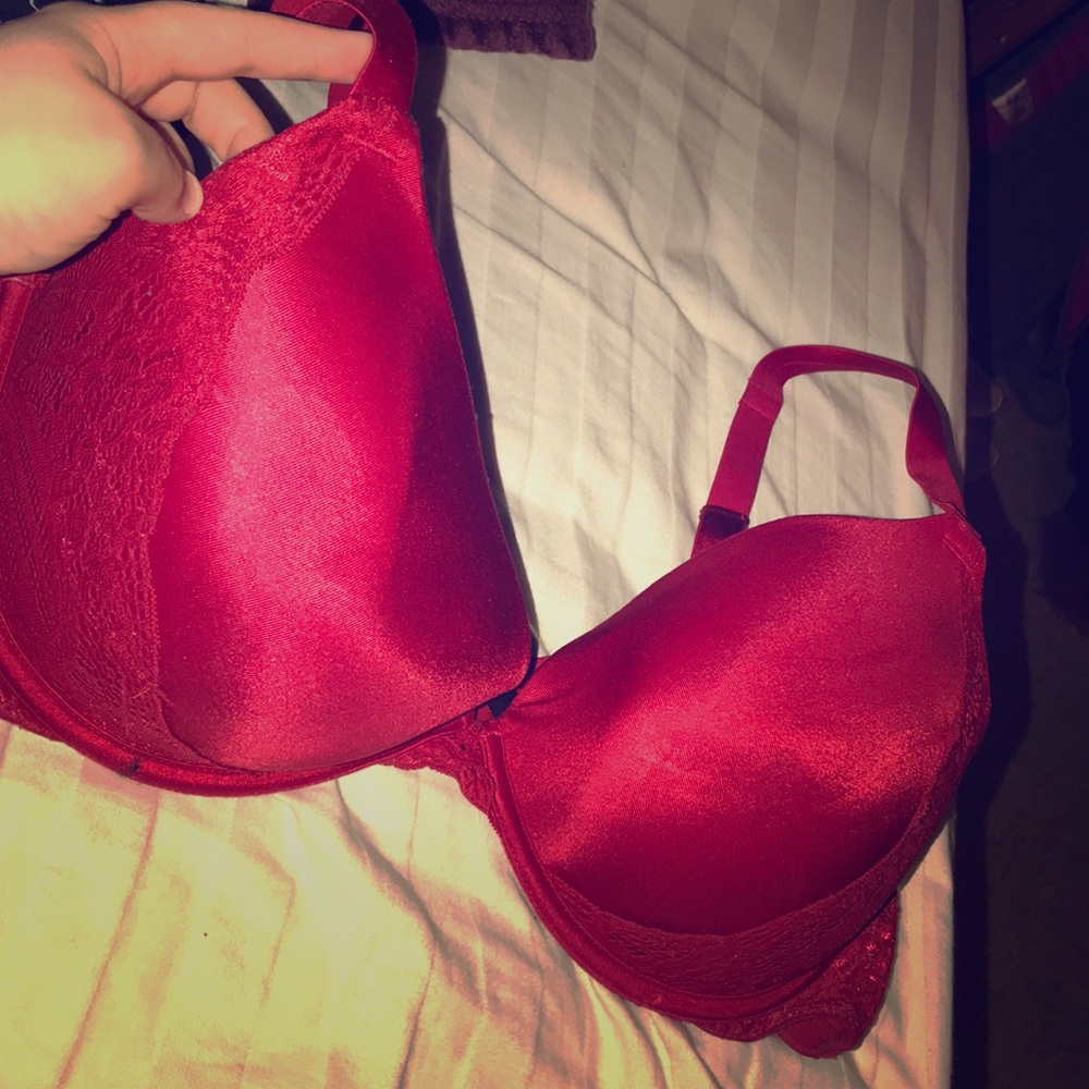 Sexy red bra ♥️